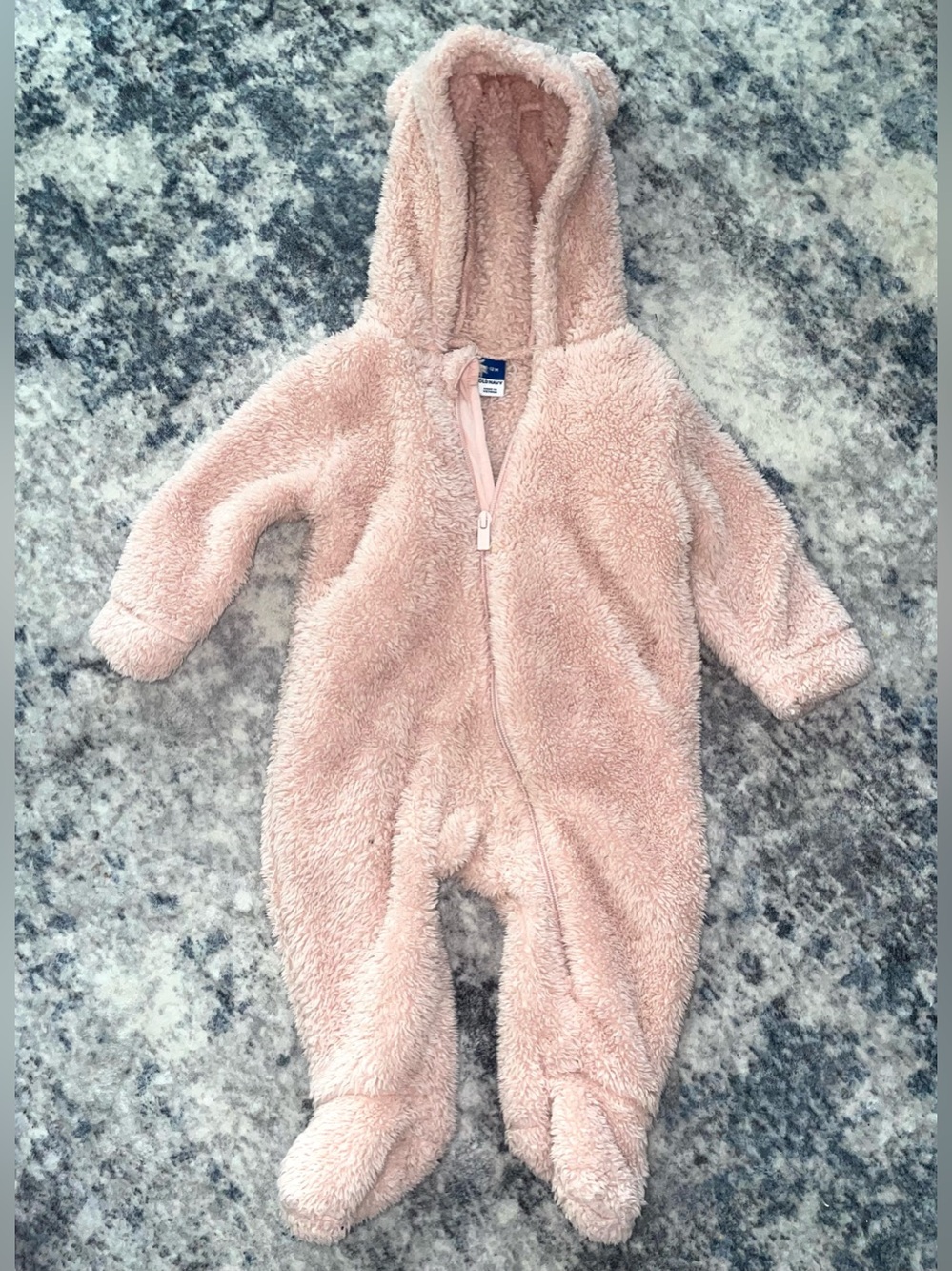 Old navy fuzzy bear onesie size 6-12 months
